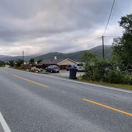 Landlig I Fantastisk Beliggenhet Kvaloya