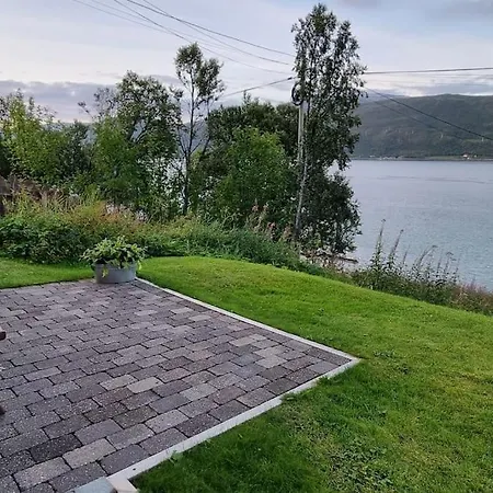 Landlig I Fantastisk Beliggenhet * Kvaloya